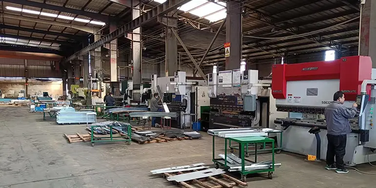 Regionalized Customization Cooperation and Long-term Win-Win with Customers Regionalized Customization Cooperation and Long-term Win-Win with Customers